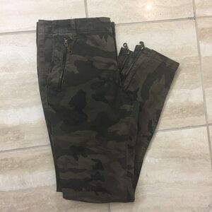 Zara Basic camouflage pants